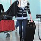 Nom du fichier=CTarrivingatJFKAirport16nov_14.jpg
Taille du fichier=347Ko
Dimensions : 1201x1800
Ajouté le : 17 Novembre 2011 CTarrivingatJFKAirport16nov_14.jpg