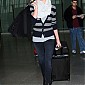 Nom du fichier=CTarrivingatJFKAirport16nov_25.jpg
Taille du fichier=286Ko
Dimensions : 1186x1800
Ajouté le : 17 Novembre 2011 CTarrivingatJFKAirport16nov_25.jpg
