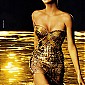 adoreperfume2010charlize03.jpg