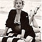 Nom du fichier=MadameFigaro1993_03.jpg
Taille du fichier=381Ko
Dimensions : 1440x1800
Ajouté le : 06 Octobre 2008 MadameFigaro1993_03.jpg