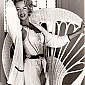Nom du fichier=MadameFigaro1993_05.jpg
Taille du fichier=421Ko
Dimensions : 1440x1800
Ajouté le : 06 Octobre 2008 MadameFigaro1993_05.jpg