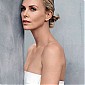 Nom du fichier=Charlize_BjarneJonasson_01.jpg
Taille du fichier=124Ko
Dimensions : 773x1024
Ajouté le : 06 Mai 2015 Charlize_BjarneJonasson_01.jpg