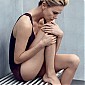 Nom du fichier=Charlize_BjarneJonasson_02.jpg
Taille du fichier=132Ko
Dimensions : 773x1024
Ajouté le : 06 Mai 2015 Charlize_BjarneJonasson_02.jpg