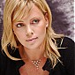 Nom du fichier=MonsterPressConferenceBeverlyhills_10.jpg
Taille du fichier=51Ko
Dimensions : 391x600
Ajouté le : 19 Octobre 2008 MonsterPressConferenceBeverlyhills_10.jpg