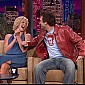 Nom du fichier=TonightShowJayleno_4oct05_62.jpg
Taille du fichier=205Ko
Dimensions : 1280x720
Ajouté le : 26 Mars 2009 TonightShowJayleno_4oct05_62.jpg