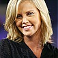 Nom du fichier=twitchycharlizetherontheearlys04.jpg
Taille du fichier=489Ko
Dimensions : 1333x2000
Ajouté le : 26 Mars 2009 twitchycharlizetherontheearlys04.jpg