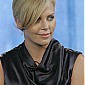 Nom du fichier=NBCTodayshowNY24juin_06.jpg
Taille du fichier=403Ko
Dimensions : 1333x2000
Ajouté le : 26 Mars 2009 NBCTodayshowNY24juin_06.jpg
