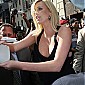 Nom du fichier=visitsLateShowwithDavidLetterman24Jun_26.jpg
Taille du fichier=313Ko
Dimensions : 1138x1500
Ajouté le : 28 Juin 2008 visitsLateShowwithDavidLetterman24Jun_26.jpg