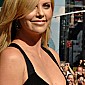 Nom du fichier=visitsLateShowwithDavidLetterman24Jun_32.jpg
Taille du fichier=258Ko
Dimensions : 1163x2000
Ajouté le : 28 Juin 2008 visitsLateShowwithDavidLetterman24Jun_32.jpg